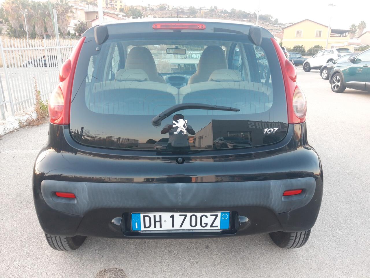 Peugeot 107 1.0 68CV 5p. Plaisir