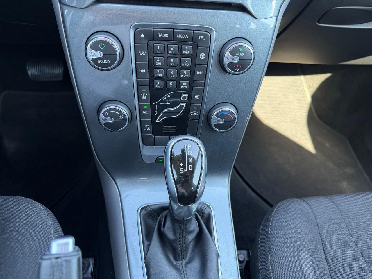 Volvo V40 Kinetic 2.0 D3 #9721