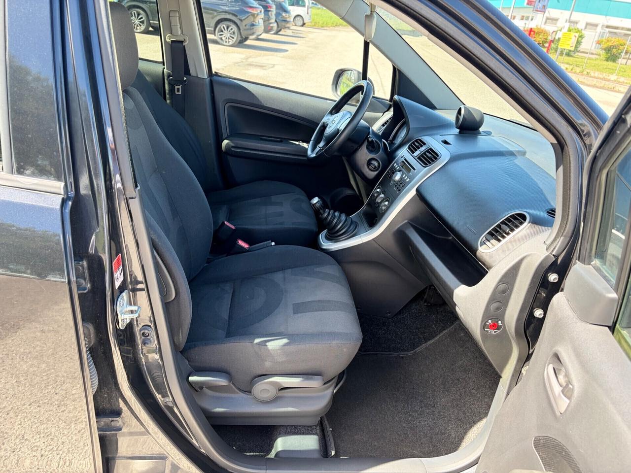 Opel Agila 1.0 benzina 2010