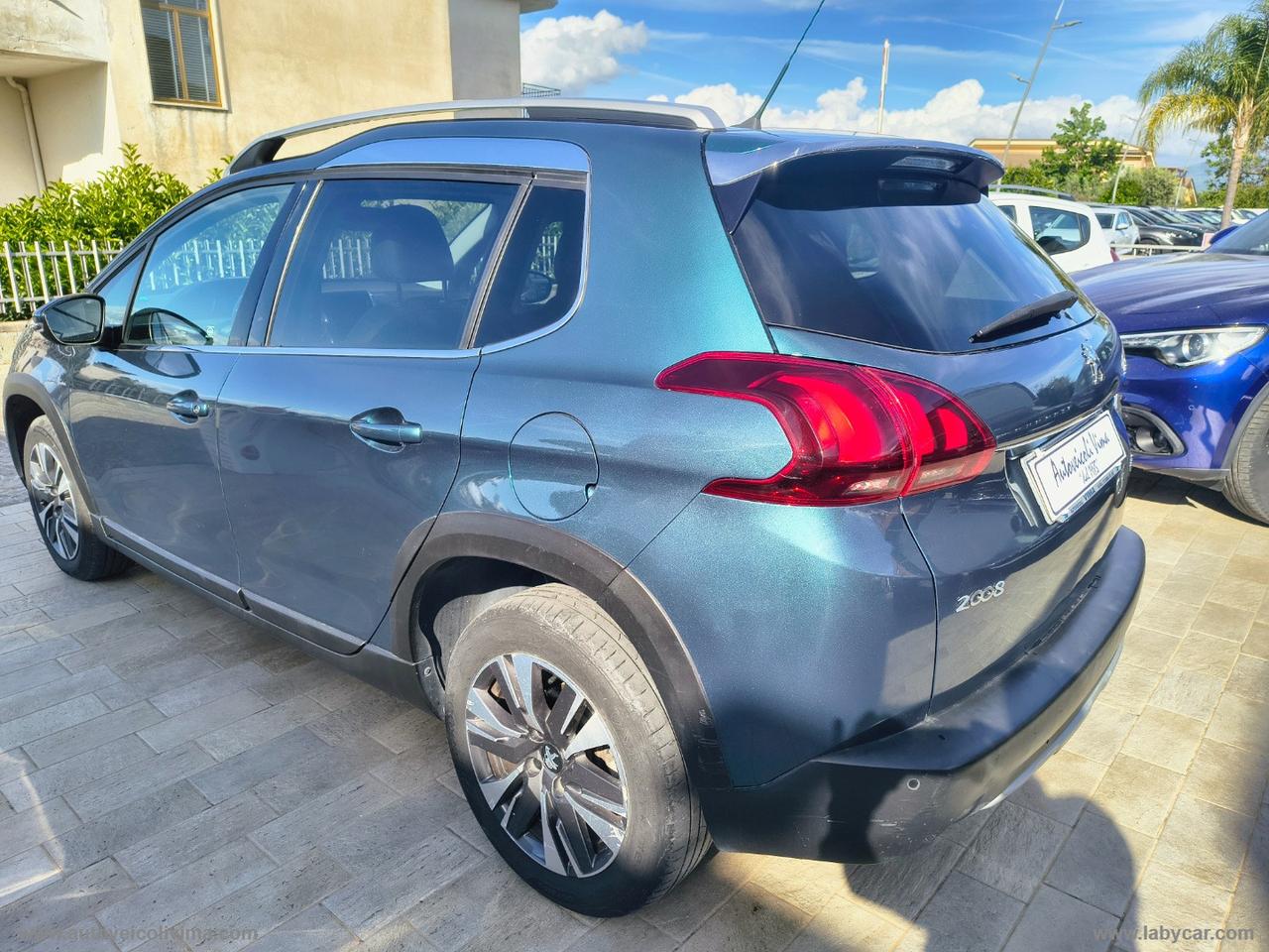 PEUGEOT 2008 BlueHDi 100 Allure