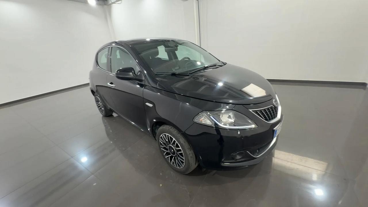 Lancia Ypsilon 1.0 FireFly 5 porte S&S Hybrid Platino