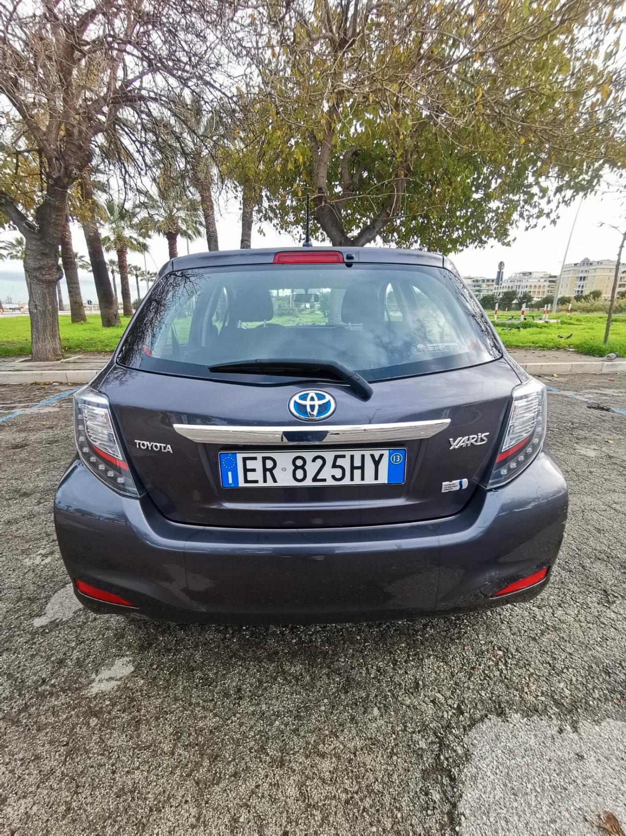 Toyota Yaris 1.5 Hybrid 5P. Lounge 2013