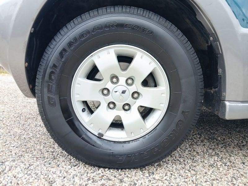 Mitsubishi Pajero 3.2 16V DI-D 5p. GLS2 7 POSTI