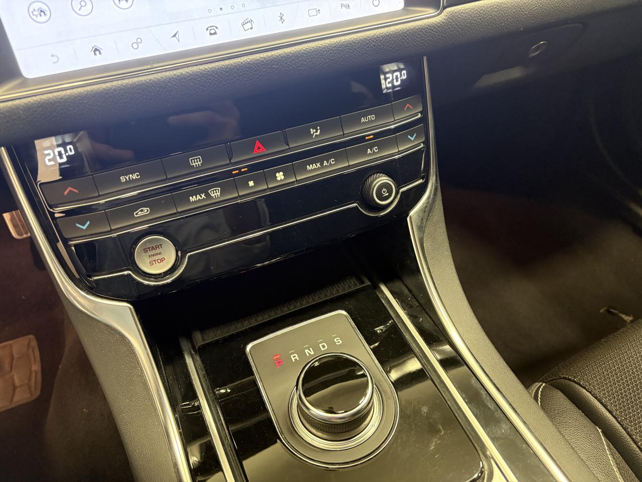 JAGUAR XF 2.0D AWD AUTO R- SPORT