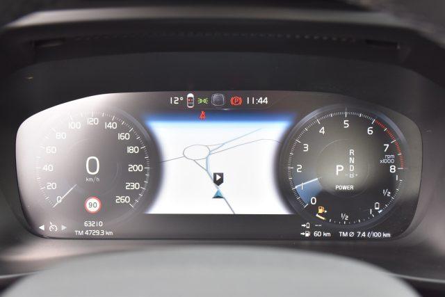 VOLVO XC40 T5 Recharge Plug-in Hybrid R-design