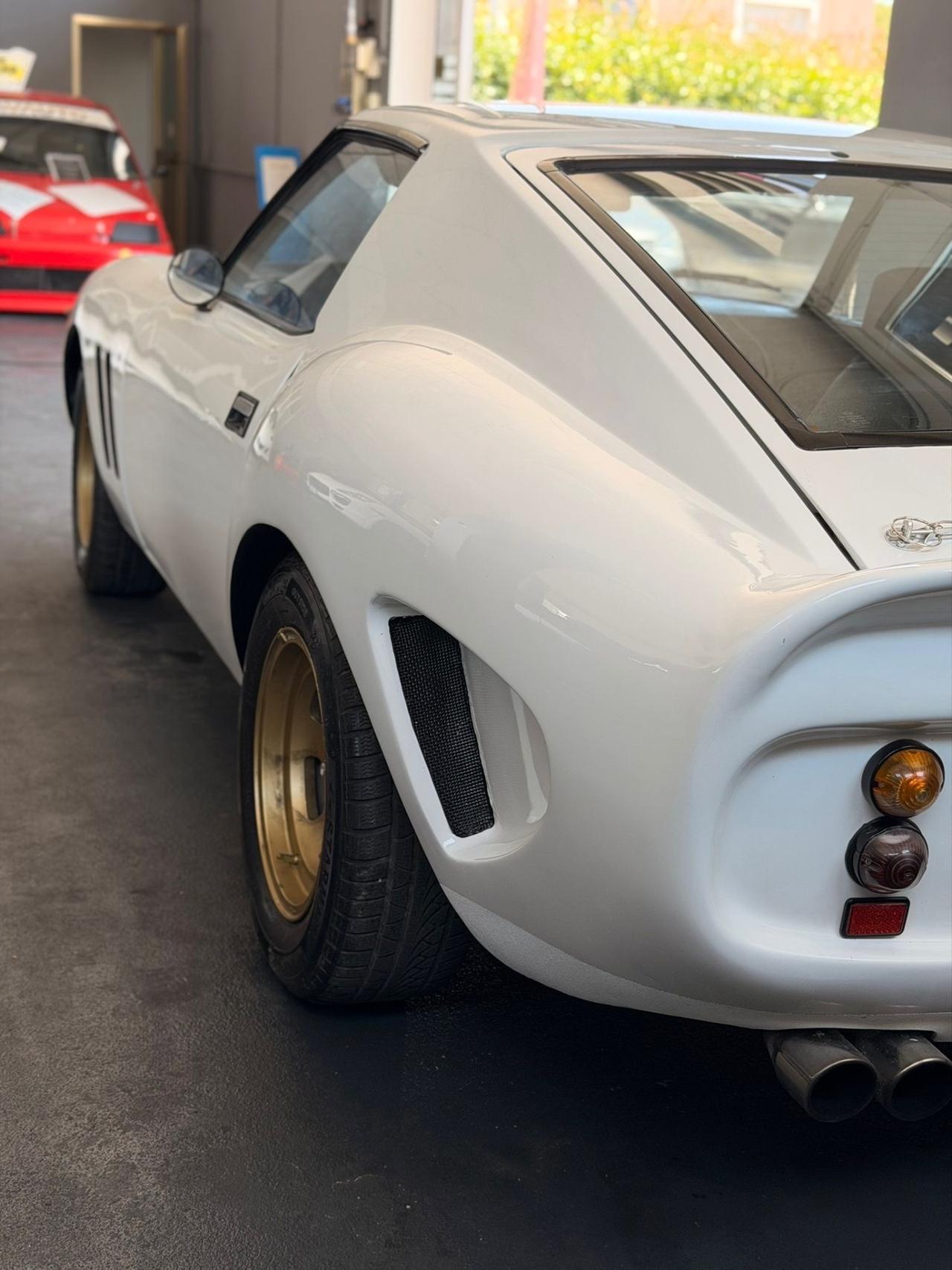 Nissan 280 ZX particolare restauro GTO 250