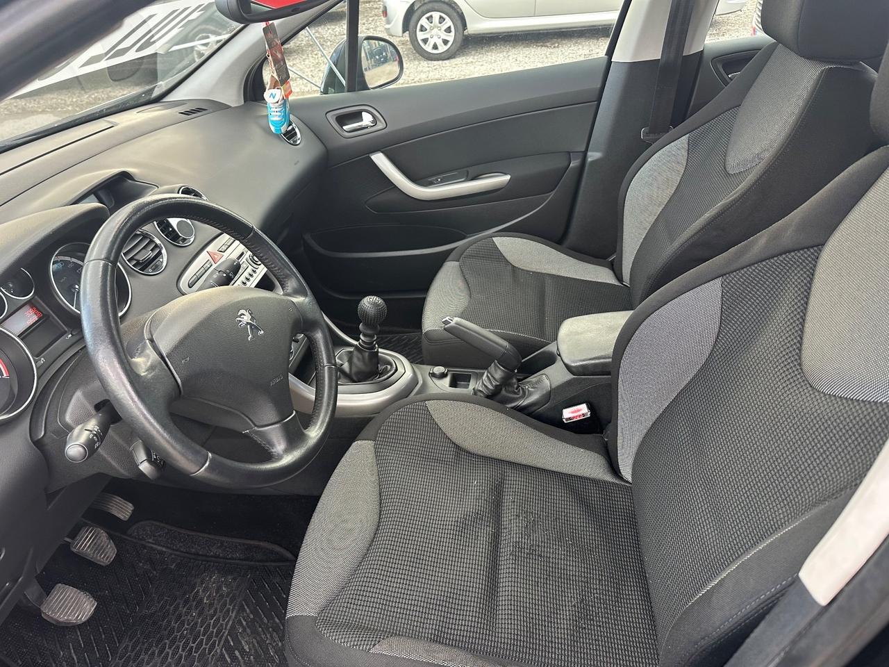 Peugeot 308 1.6 8V e-HDi 112CV Stop&Start 5p. Business