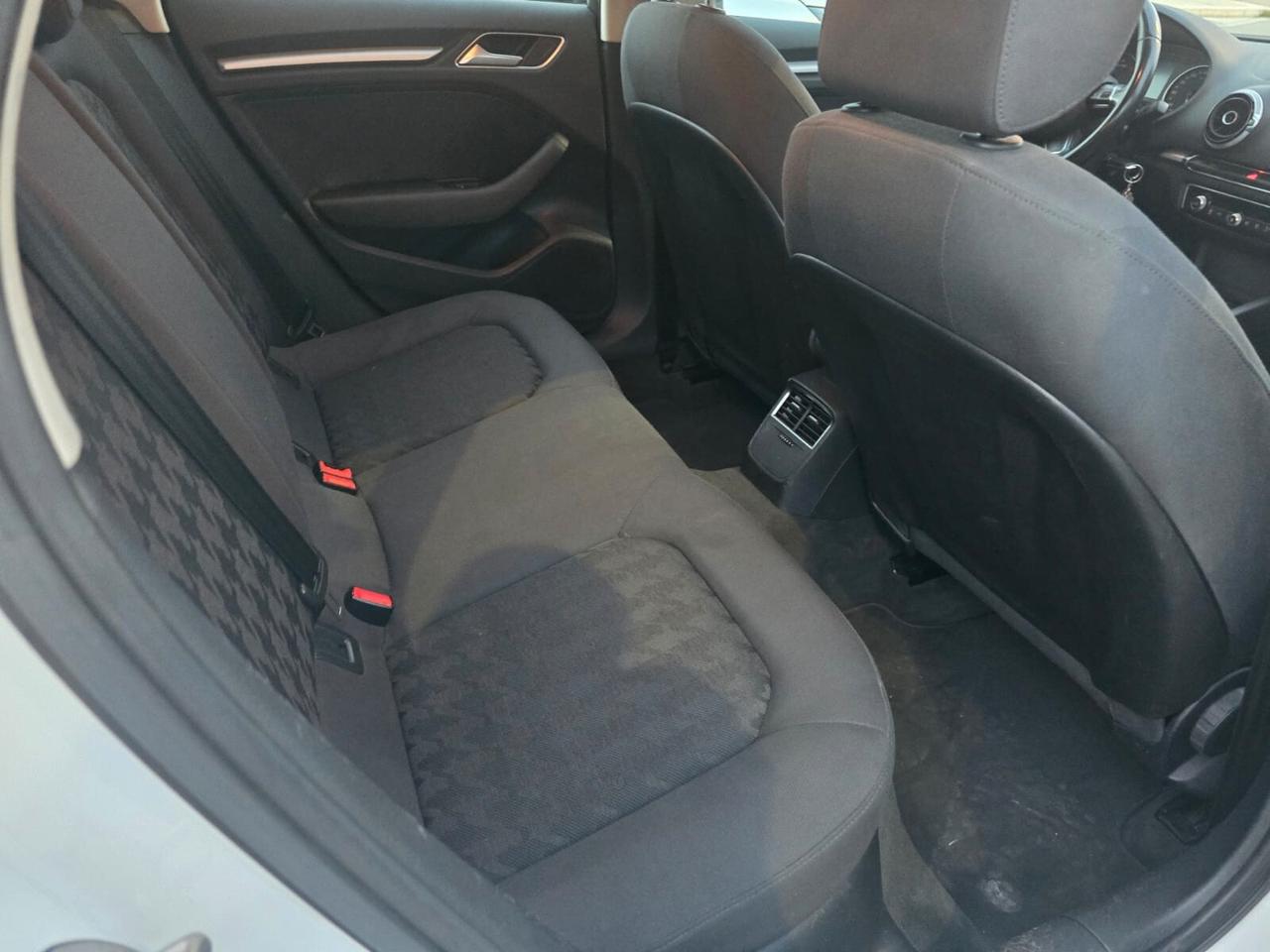 Audi A3 1.6 TDI clean diesel Ambition