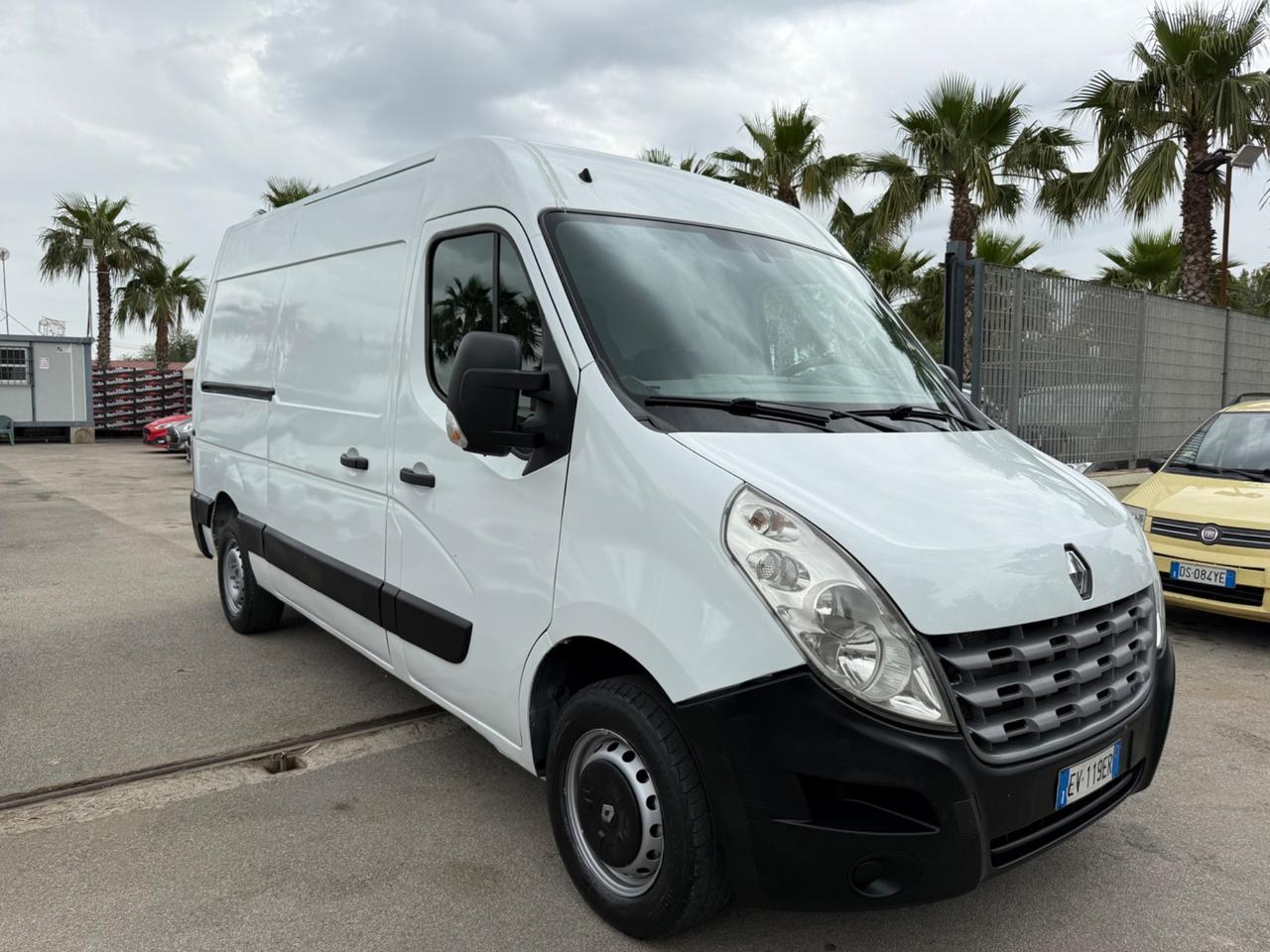 Renault Master 2.3 Diesel Tetto Alto passo Medio