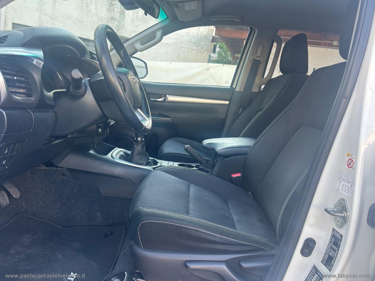 TOYOTA Hilux 2.4 D-4D 4WD 4p. DC Comfort