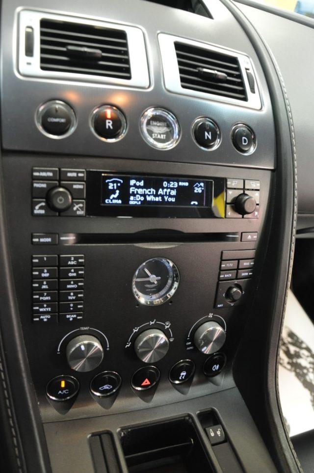 ASTON MARTIN V8 Vantage Roadster Sportshift