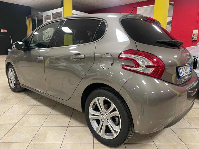 PEUGEOT 208 1.6 8V e-HDi allure *navi/cruise/led/neo patent*