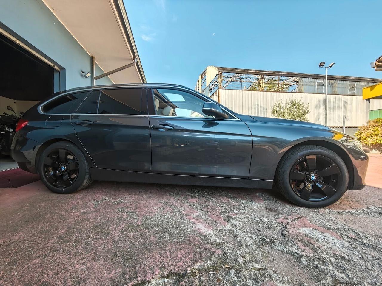 320d xDrive Luxury AUTO DA VETRINA PREZZO SOTTOCOSTO!!!!!!!