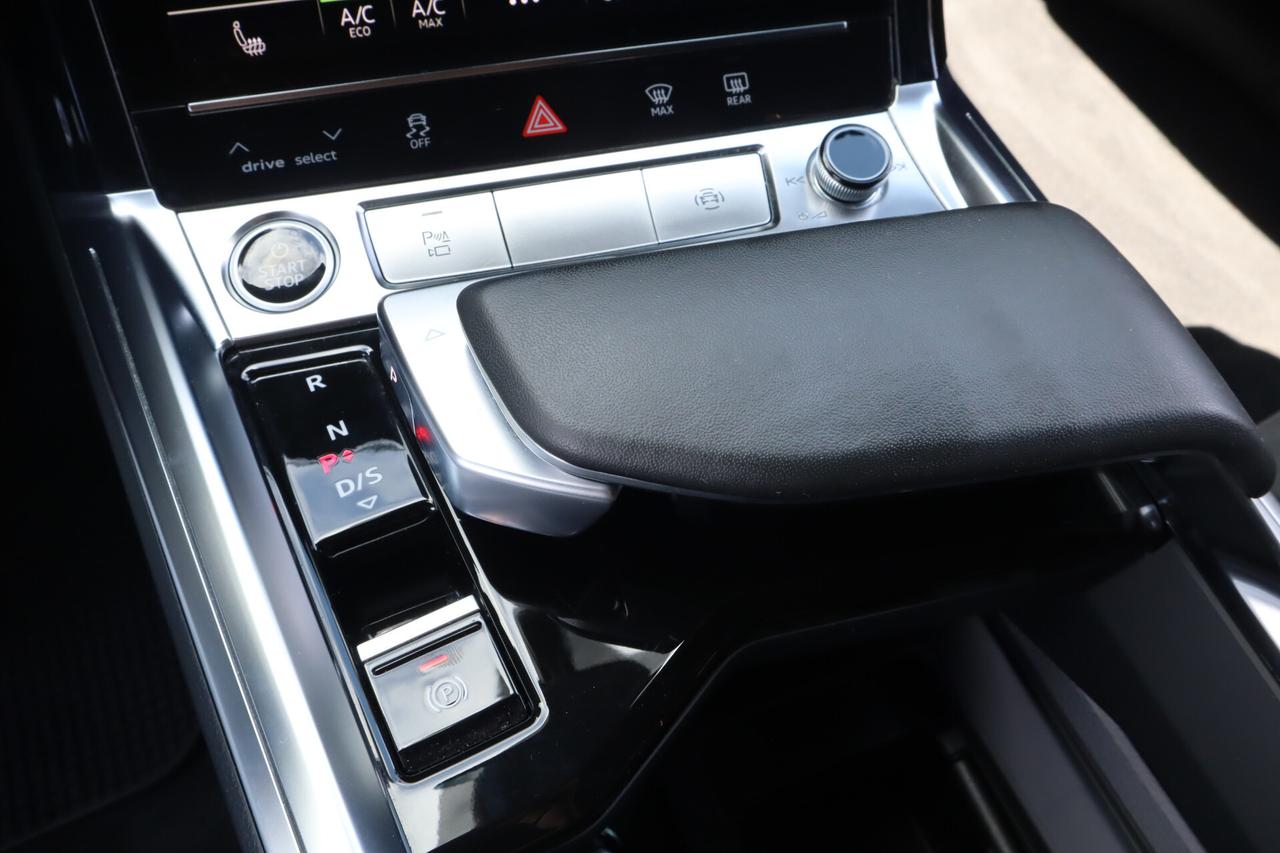 Audi e-tron 55 408CV QUATTRO S-LINE BLACK LINE MATRIX 21"