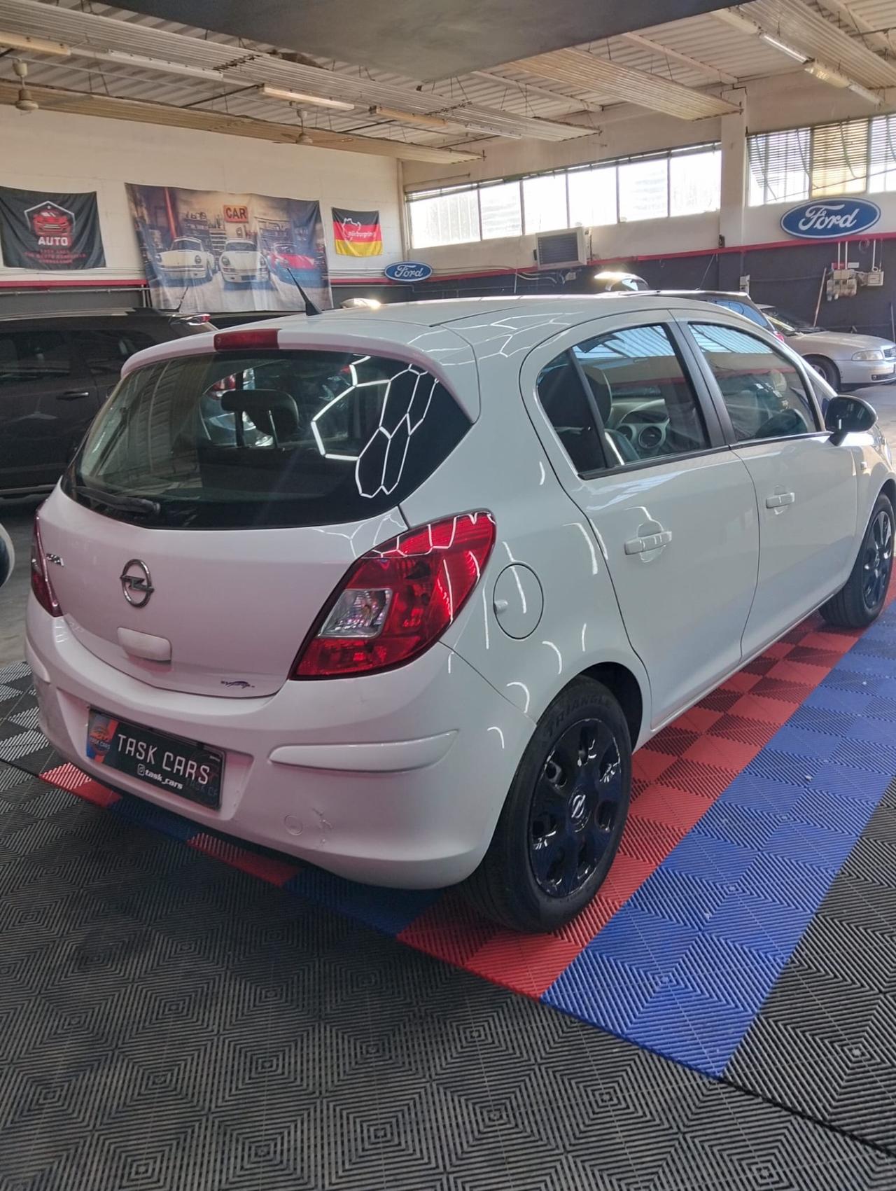 Opel Corsa 1.2 85CV 5 porte GPL-TECH One