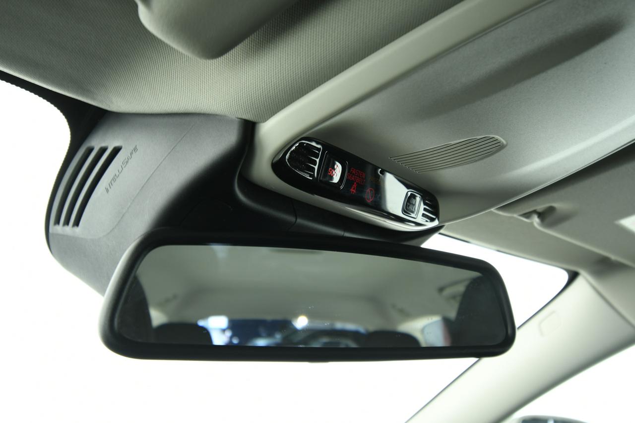 VOLVO V60 2.0 b4 Momentum Business auto NEOPATENTATI+C17"