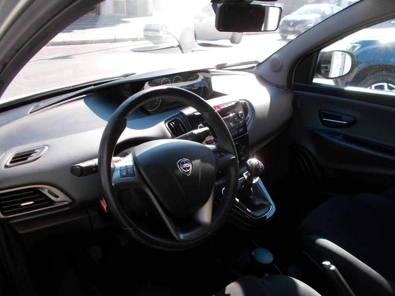 Lancia Ypsilon 1.2 69 CV 5 porte S&S Gold