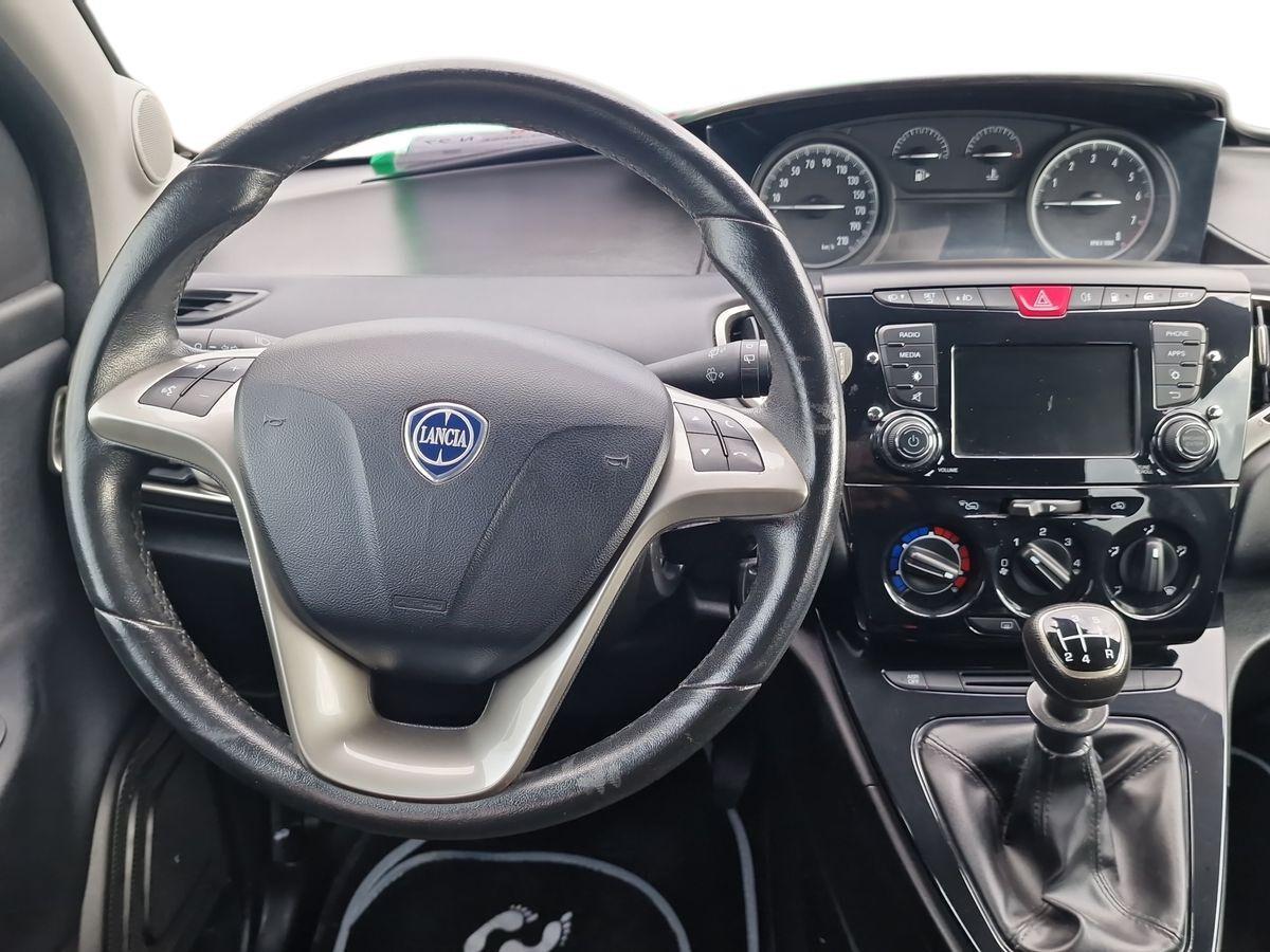 LANCIA YPSILON 1.2 B/GPL ECOCHIC GOLD