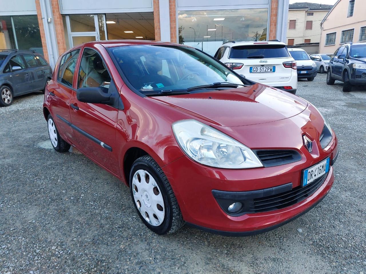 Renault Clio Storia 1.2 16V 5 porte Dynamique