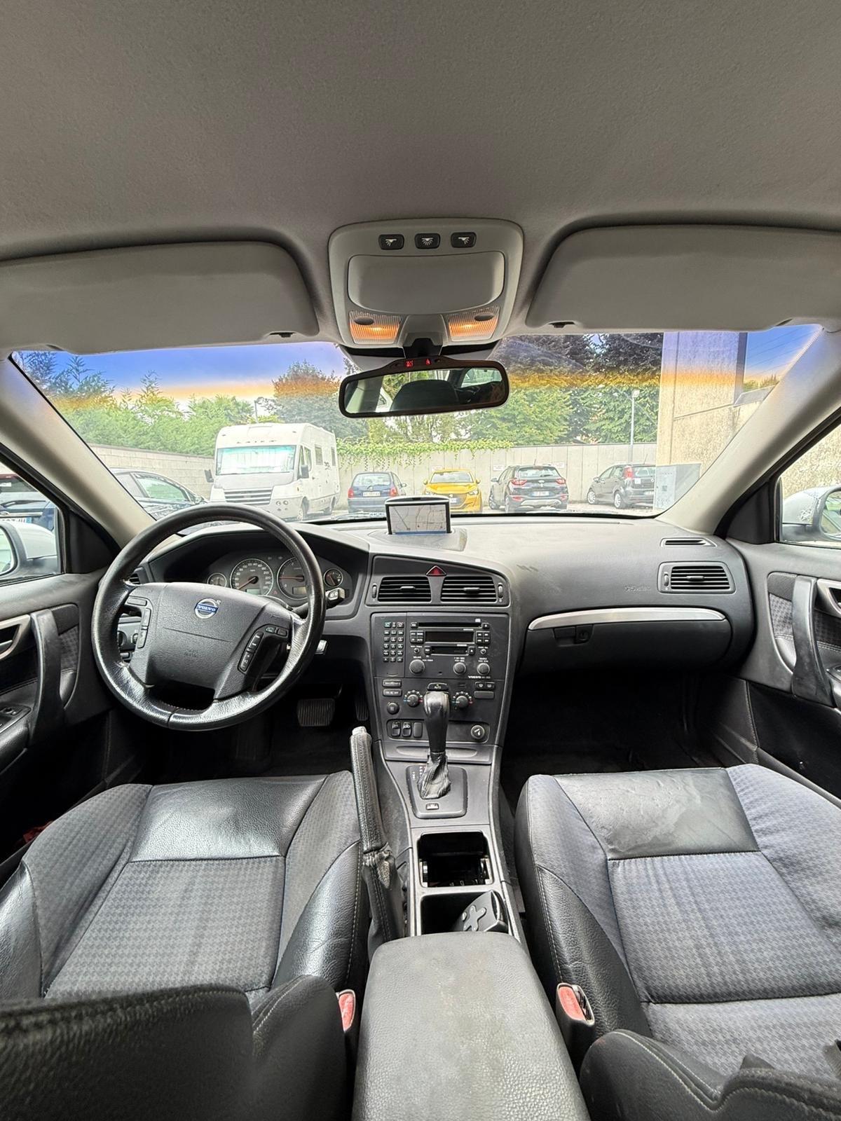 Volvo V70/XC70 V70 2.4 D5 20V cat Summum