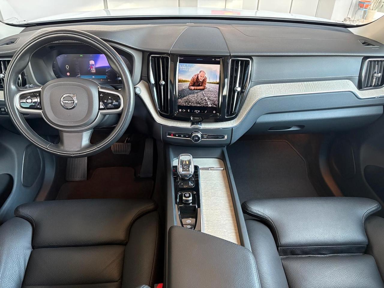 Volvo XC 60 B4 (d) automatico Plus Bright