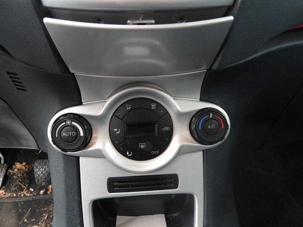 Ford Fiesta 5 Porte 1.2 Titanium