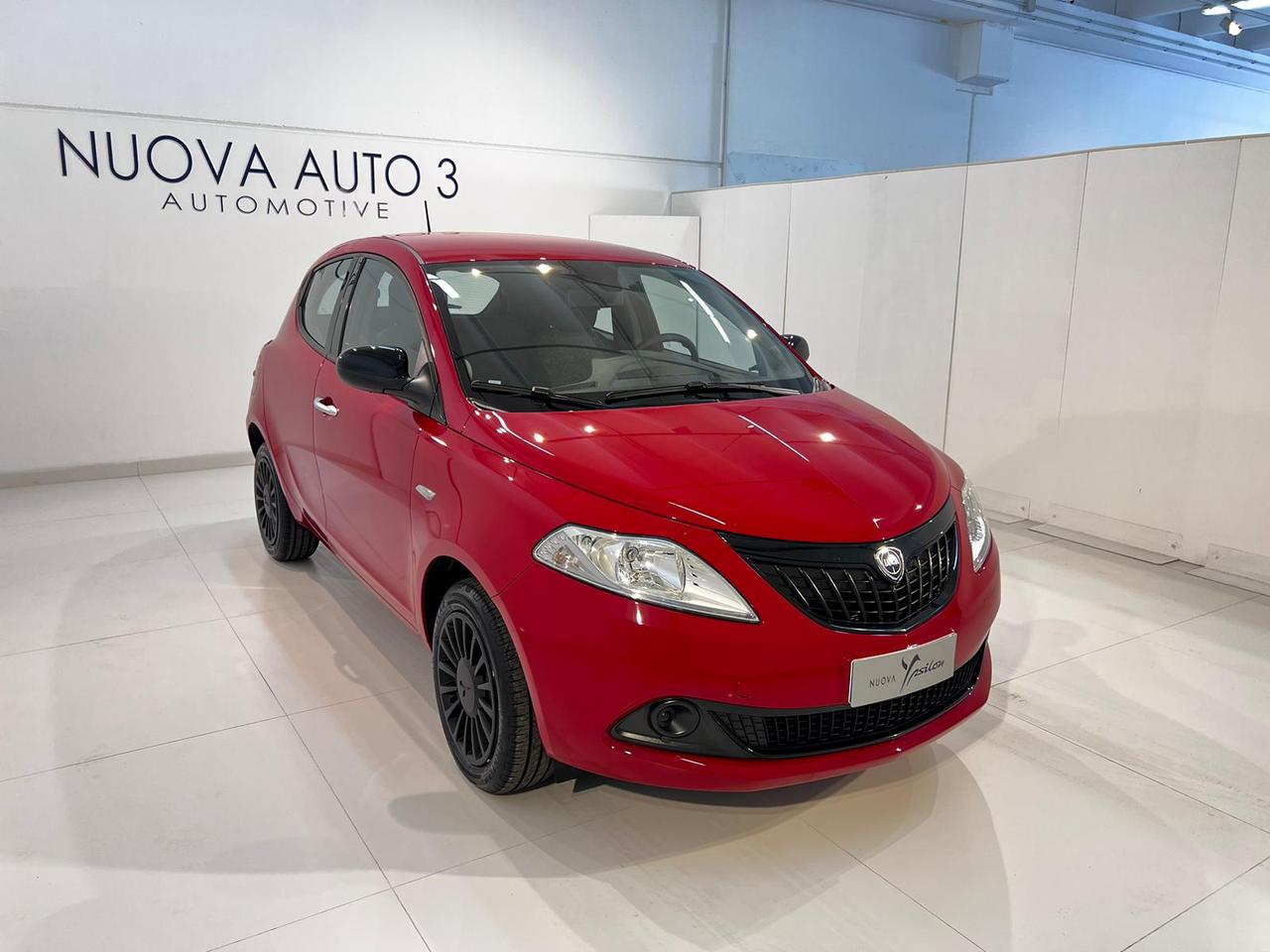 Lancia Ypsilon 1.0 FireFly 5 porte S&S Hybrid Silver