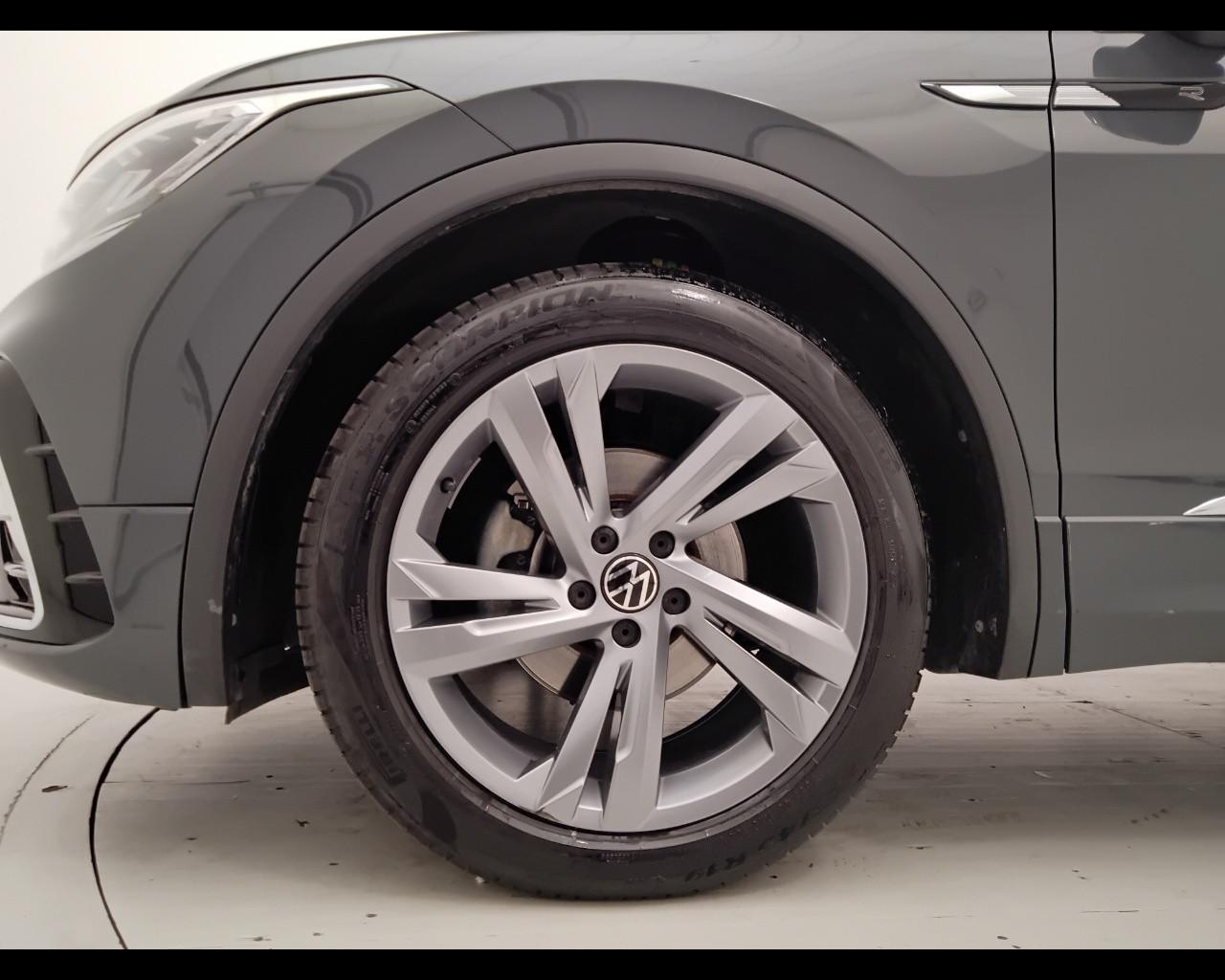 VOLKSWAGEN Tiguan II 2021 - Tiguan 2.0 tdi R-Line 150cv dsg