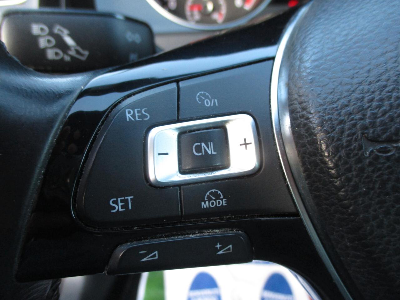 Volkswagen Golf 7.5 1.6 TDI R-LINE FULL OPTIONAL 2018