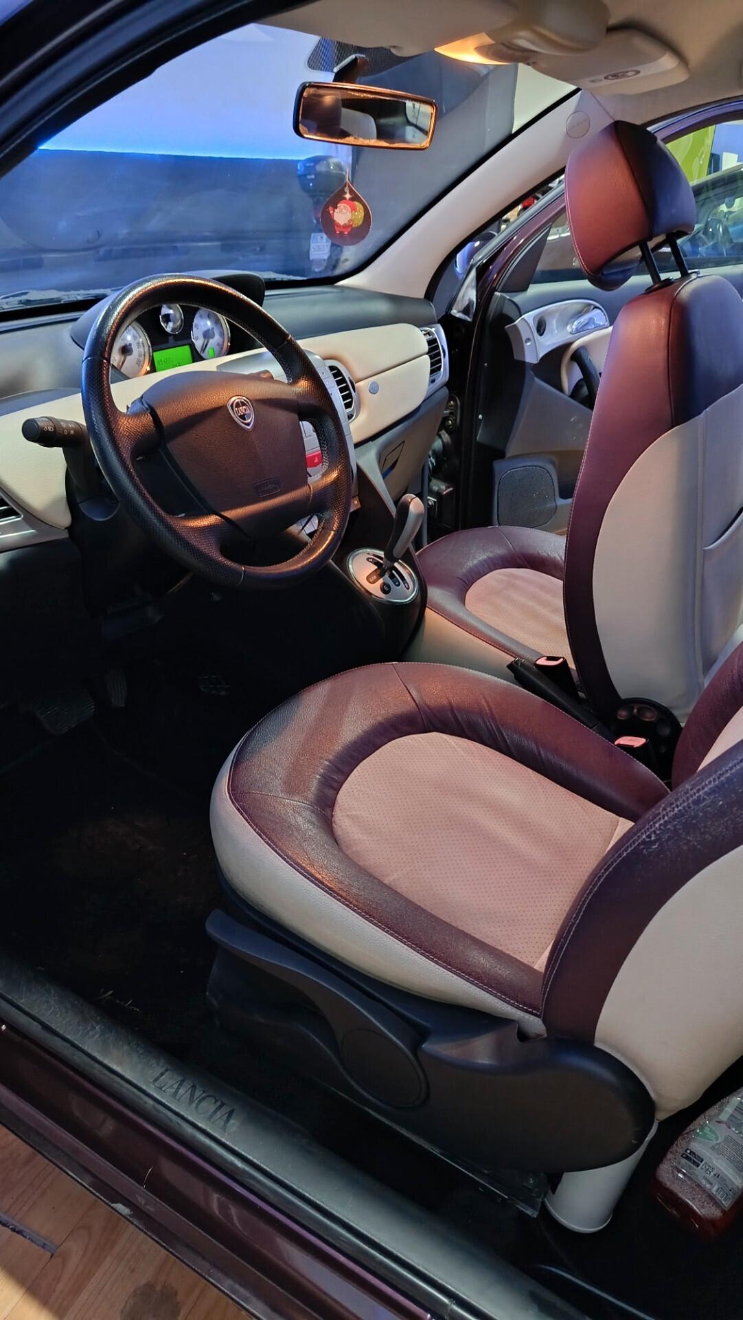 Lancia Ypsilon 1.3 MJT 75 CV Platino