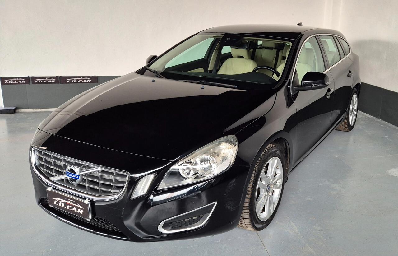 Volvo V60 D2 1.6 Powershift Summum