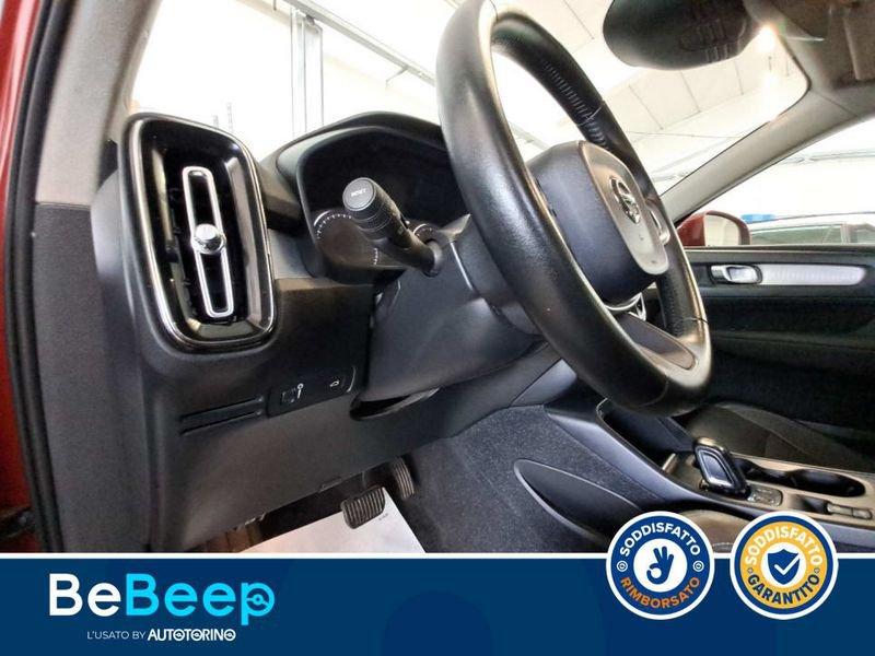 Volvo XC40 2.0 D4 MOMENTUM AWD GEARTRONIC