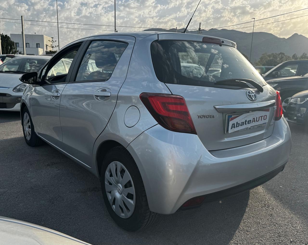 Toyota Yaris 1.5 Hybrid 5 porte Business