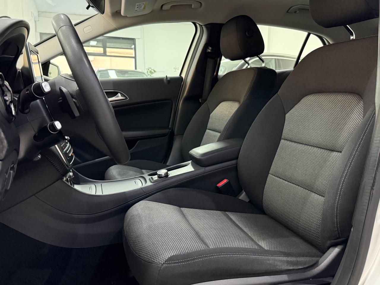 Mercedes-benz GLA 180 d Automatic Business