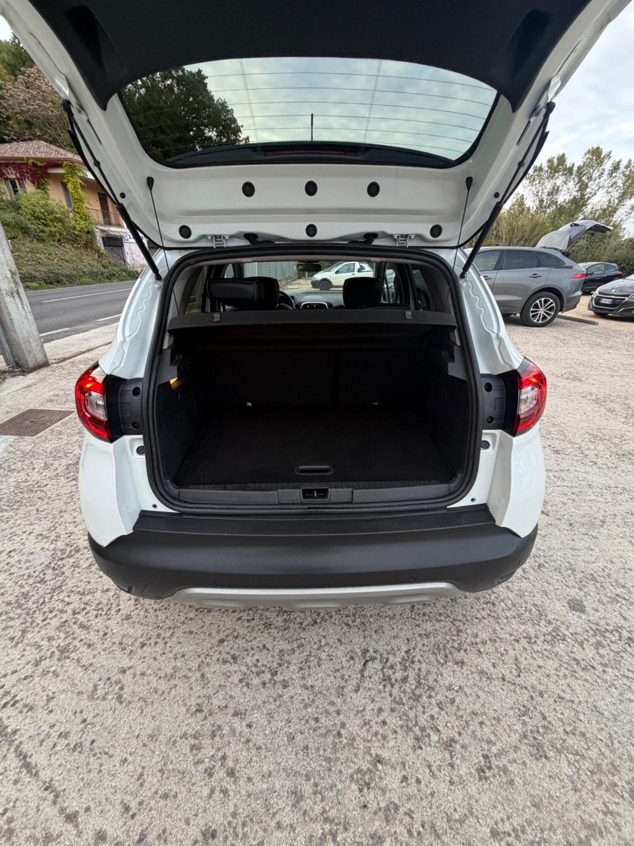 Renault Captur dCi 8V 90 CV EDC Initiale Paris