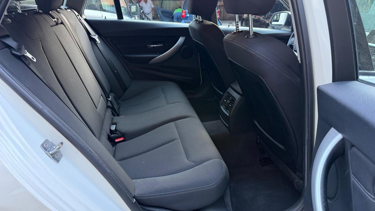 Bmw 318 318d xDrive Touring Sport