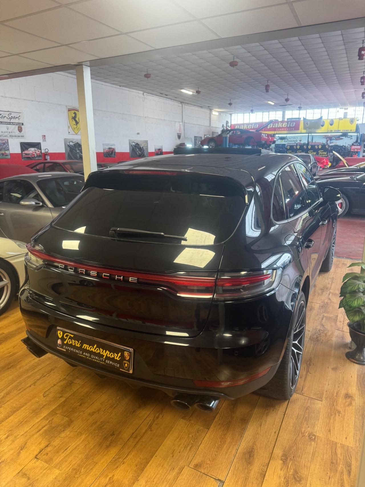 Porsche Macan 2.0 BENZINA 245Cv PERMUTE