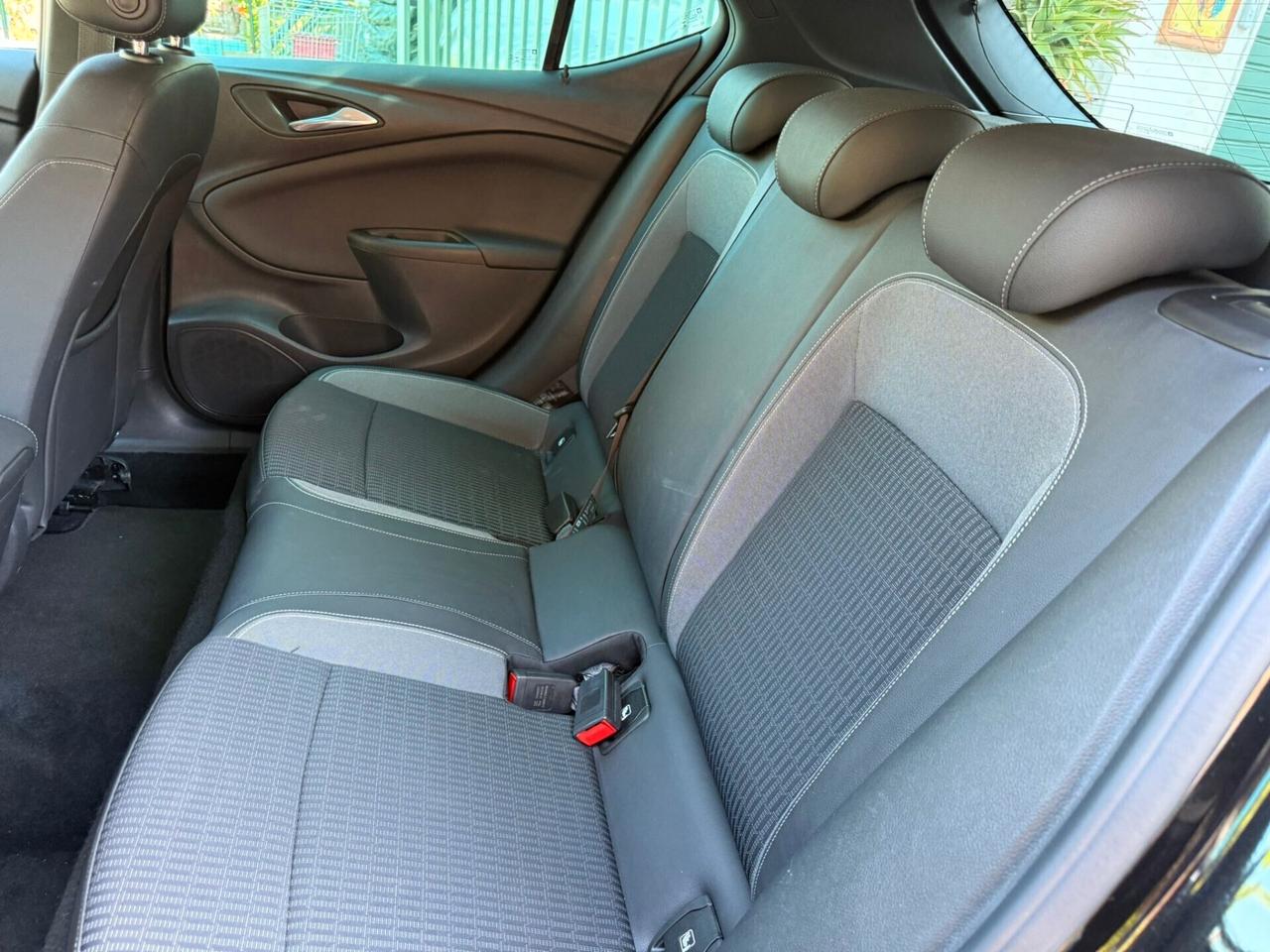 Opel Astra 1.5 CDTI 5p. Business Elegance