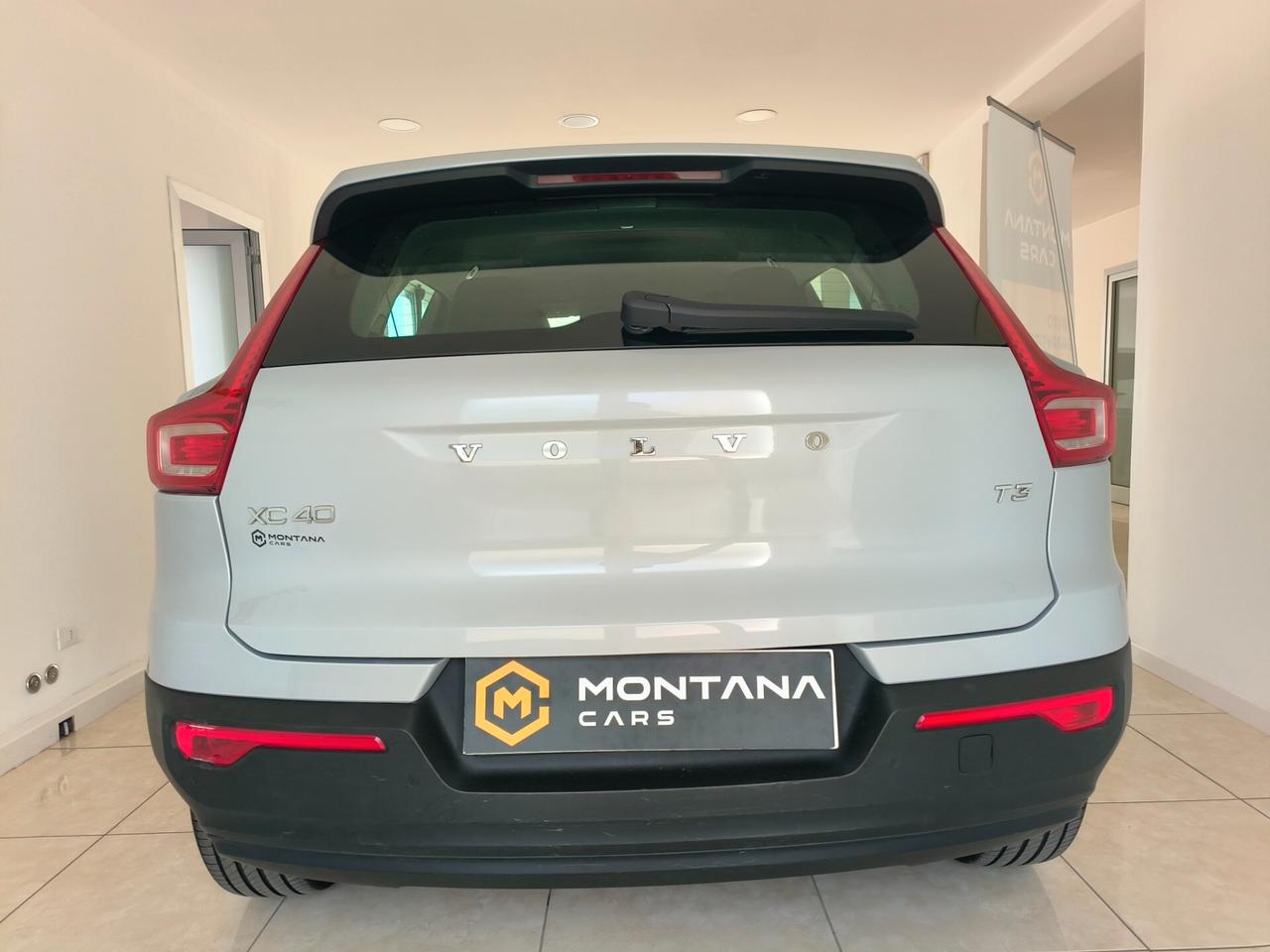 Volvo XC40 T3 Momentum Core