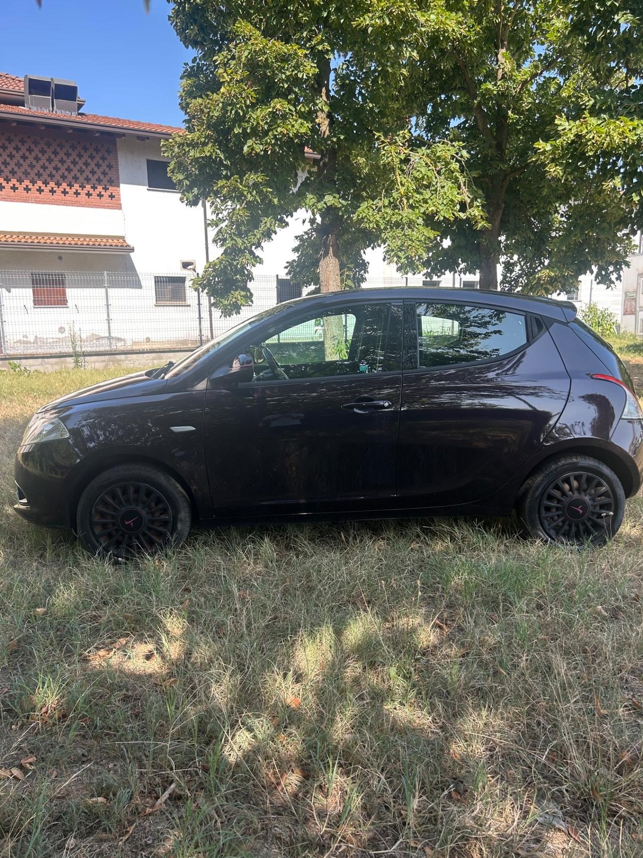 Lancia Ypsilon 1.2 69 CV 5 porte S&S Gold