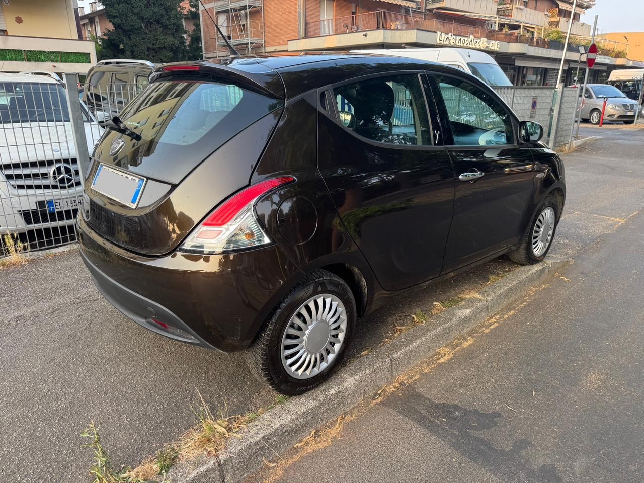 Lancia Ypsilon 1.2 69 CV 5 P garanzia 12 mesi