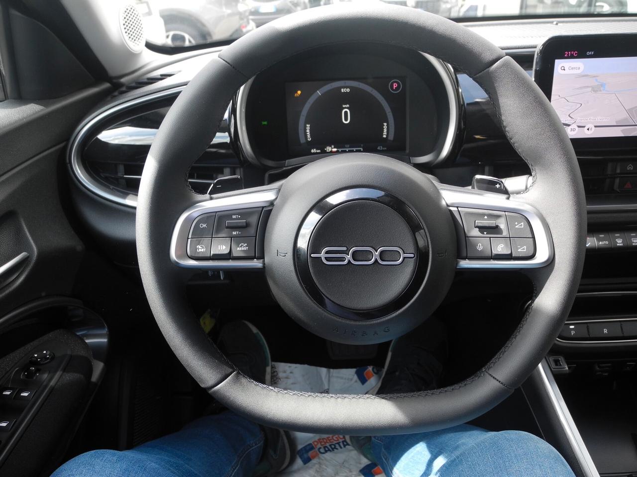 Fiat 600 Hybrid 110 CV DCT MHEV Icon serie speciale