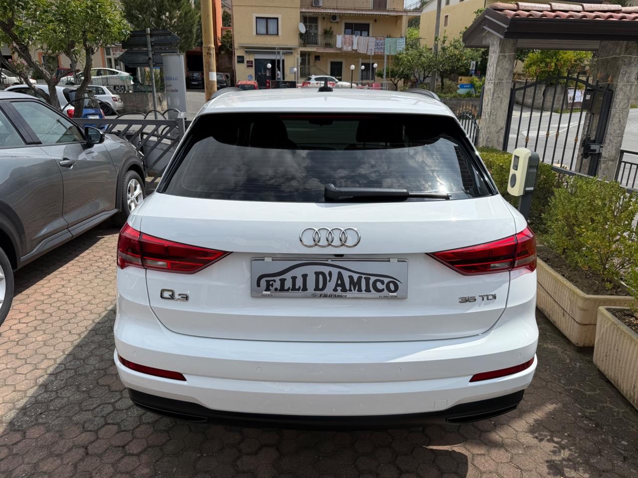 Audi Q3 35 TDI S tronic Business
