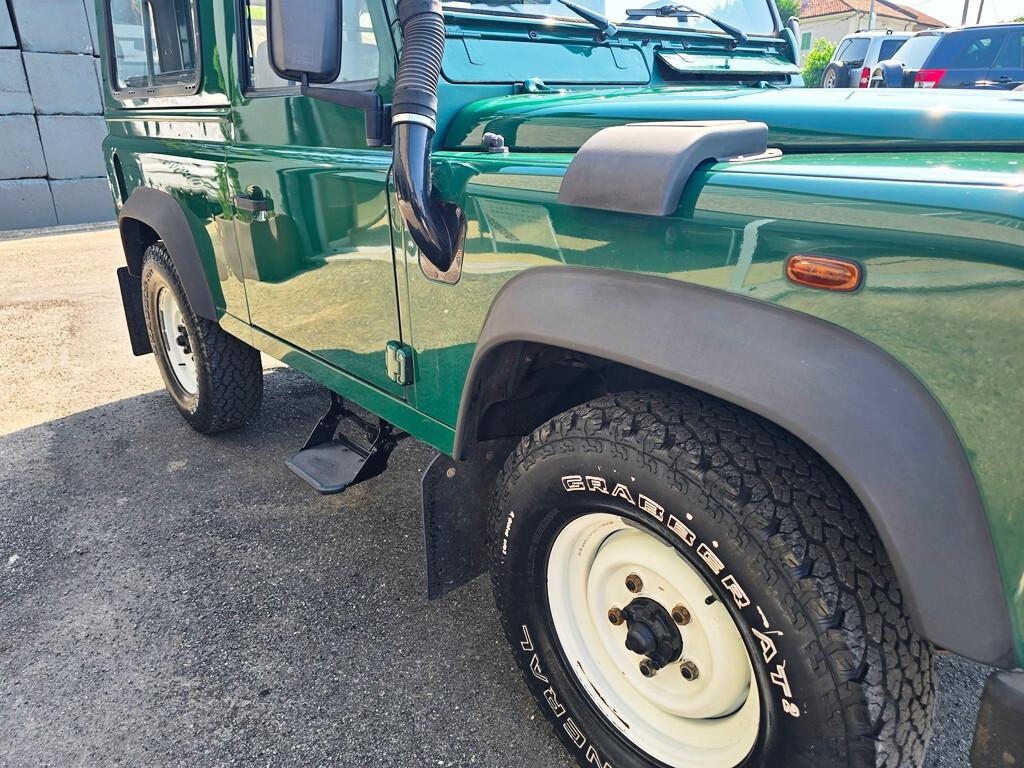 Land Rover Defender 90 2.5 Td5 Station Wagon E