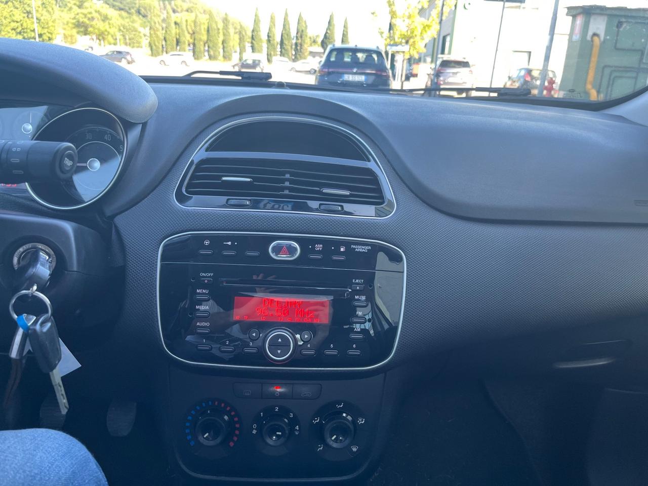 Fiat Punto 2017 1.4 8V 5 porte Natural Power Street
