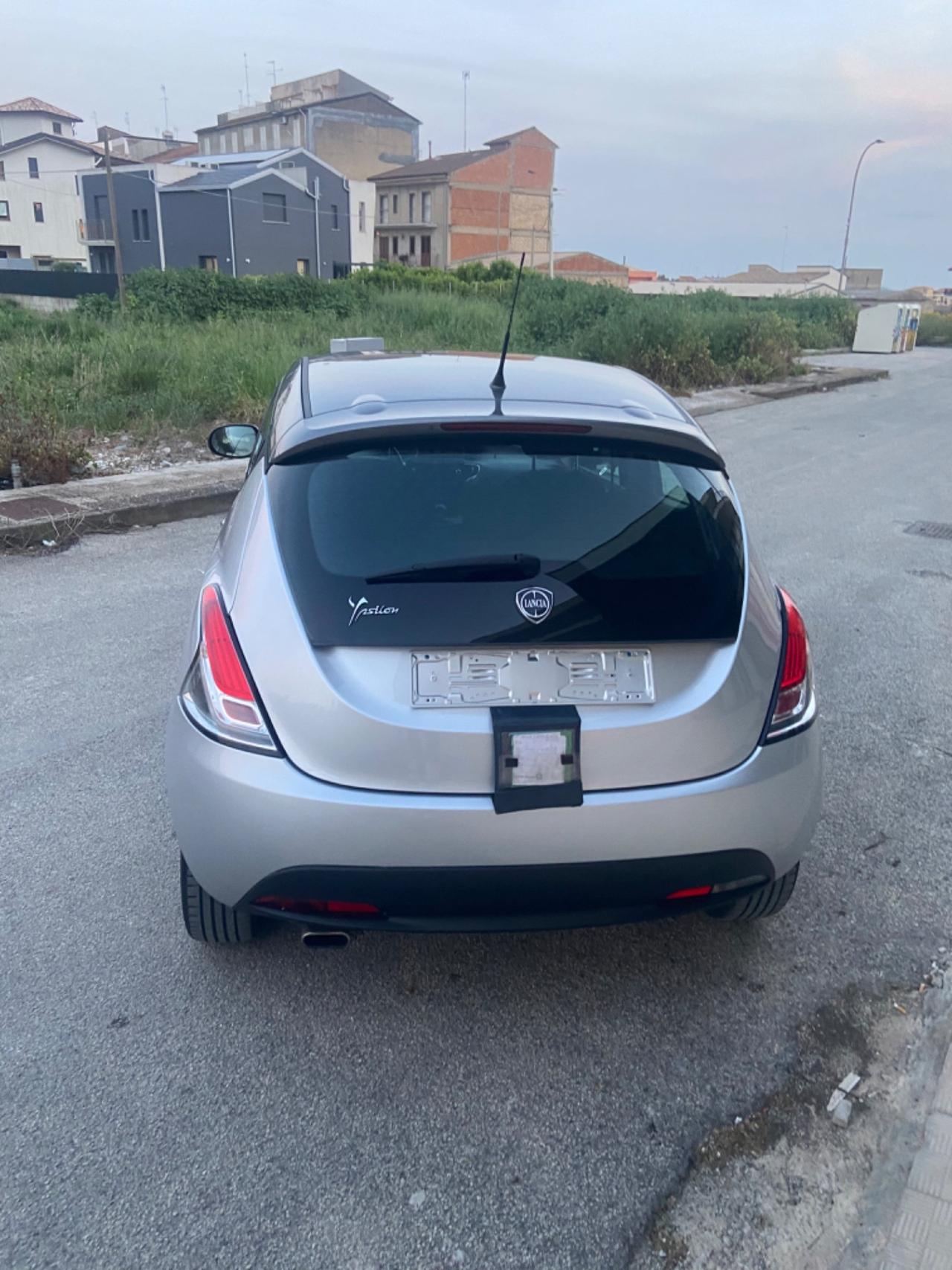 Lancia Ypsilon 1.2 69 CV 5 porte S&S Gold