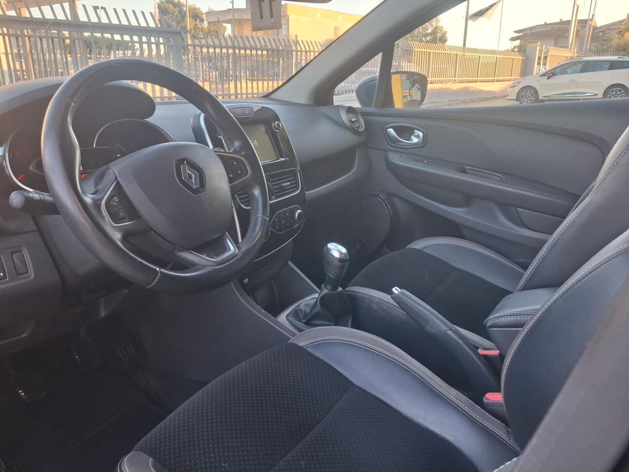 RENAULT Clio Intens 1.200 16v 75cv Km146.000