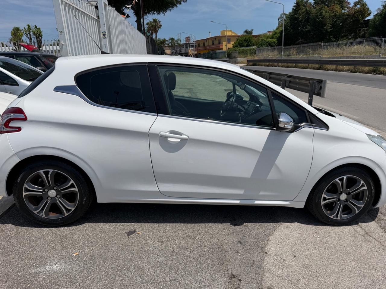 Peugeot 208 1.4 HDi 68 CV 3 porte Access