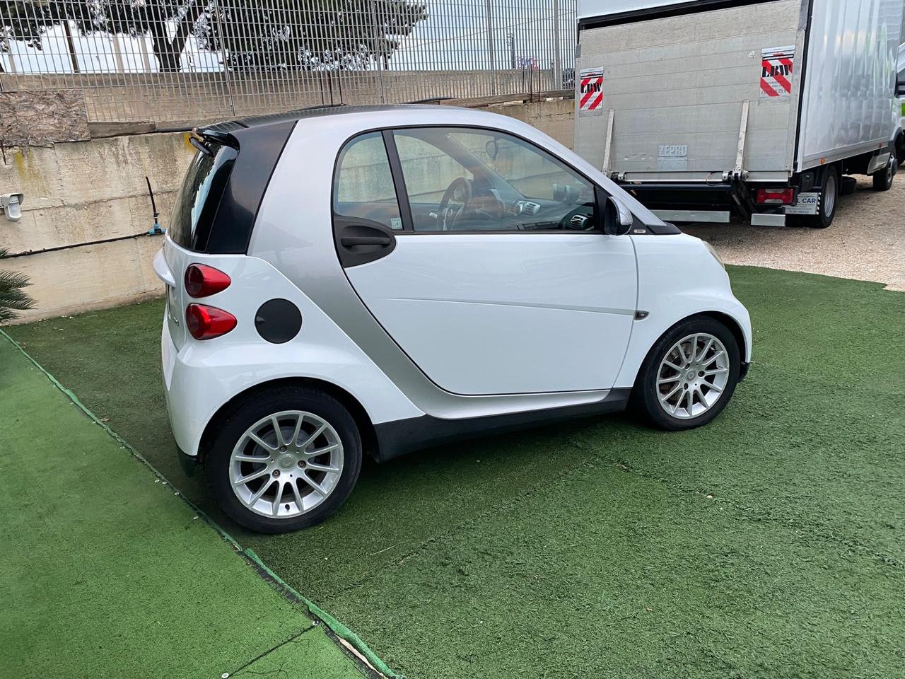 Smart ForTwo 1.0 Benzina Anno 2009