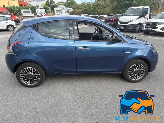 LANCIA Ypsilon 1.0 69 CV 5 porte IBRIDA Alberta Ferretti